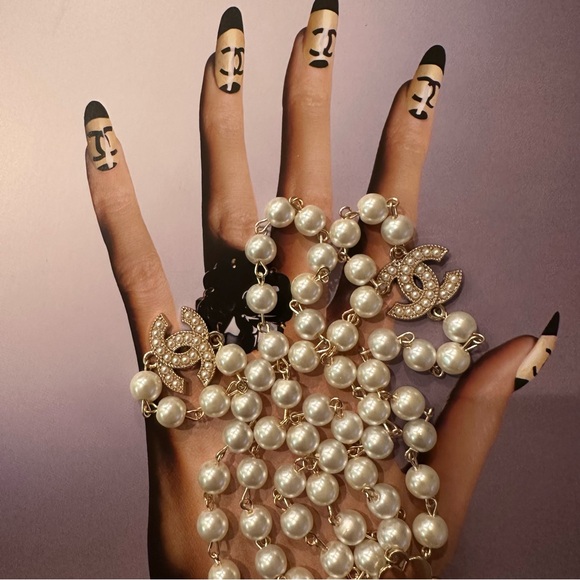 Chanel Two Zipper Pull Faux Pearl Gold Tone Charms - Picture 5 of 5